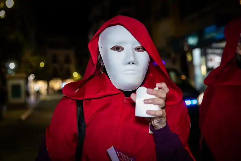 Orihuela llora a sus dos víctimas de la violencia machista en este año con la sonada ausencia de Vox