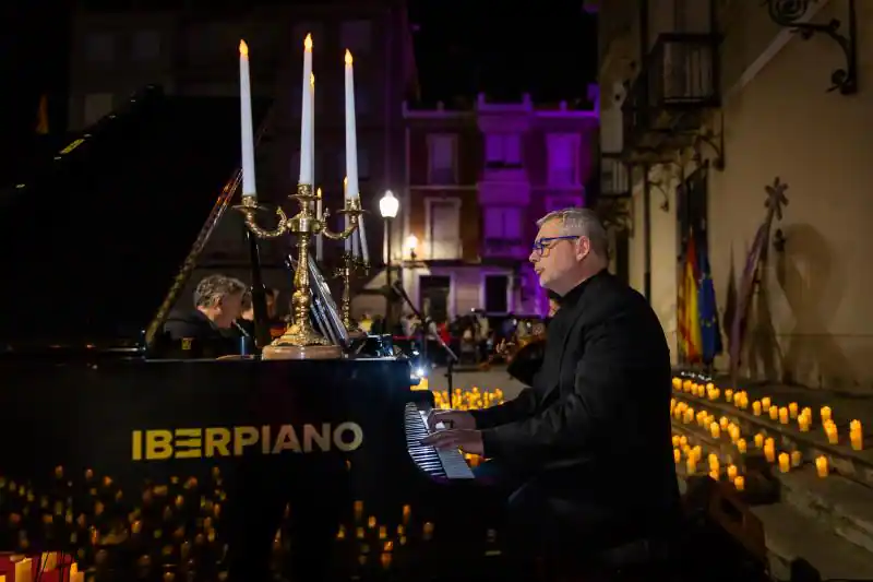 Orihuela llora a sus dos víctimas de la violencia machista en este año con la sonada ausencia de Vox