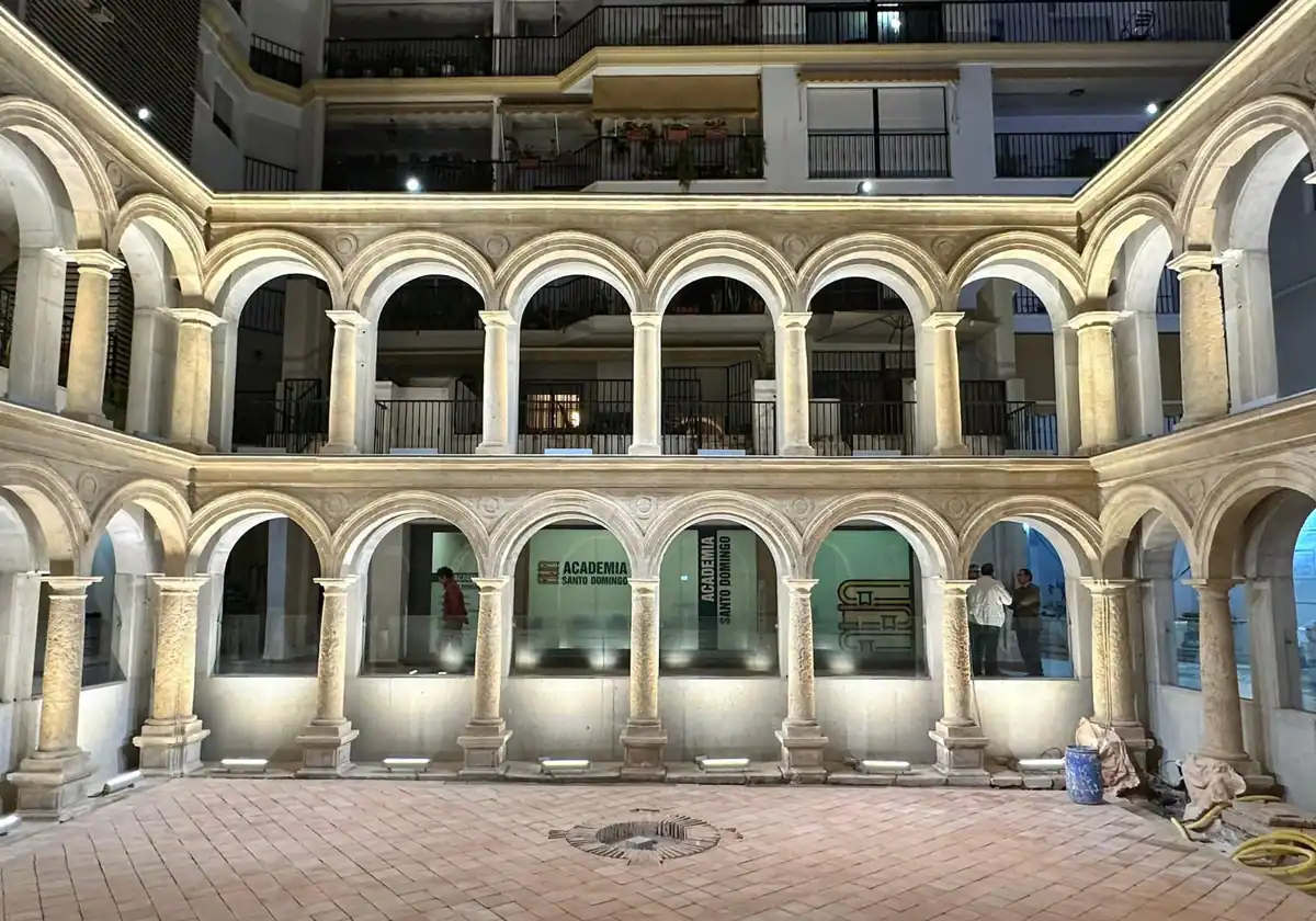 Últimas pruebas de iluminación en el claustro de Santo Domingo de Lorca