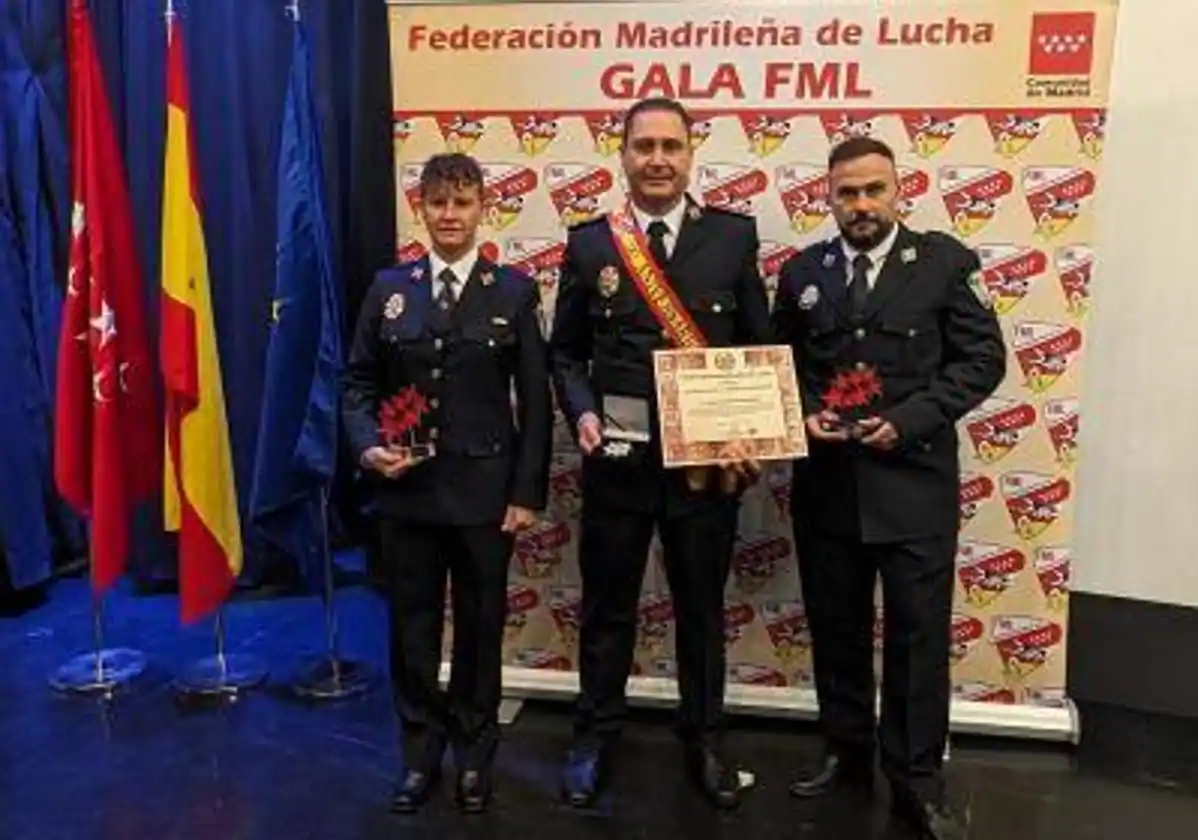 El subinspector Diego Huéscar, de la Policía Local de Murcia, recibe la Gran Cruz al Mérito Deportivo