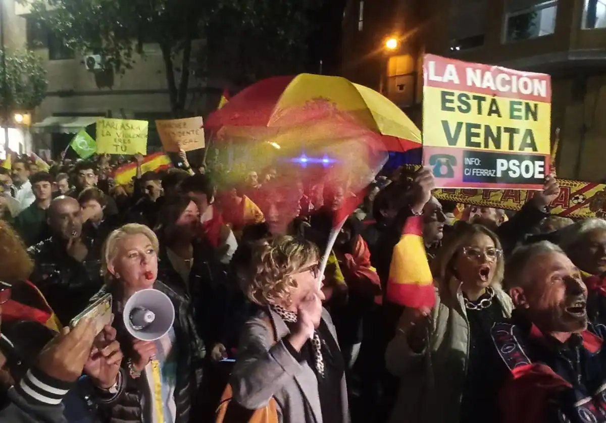 Tercer día consecutivo de protestas contra la ley de amnistía en Murcia