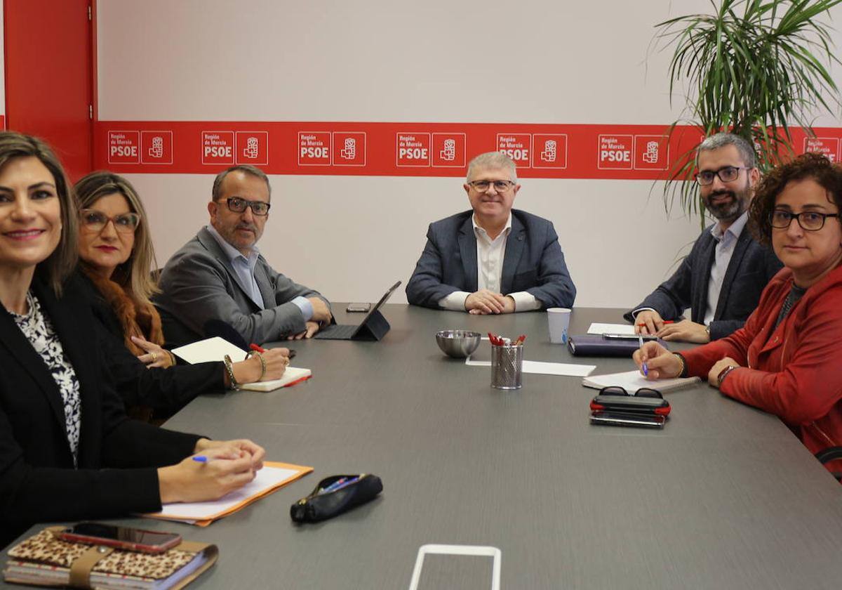 Vélez: «El nuevo Gobierno garantiza la culminación de los proyectos iniciados en la Región de Murcia»