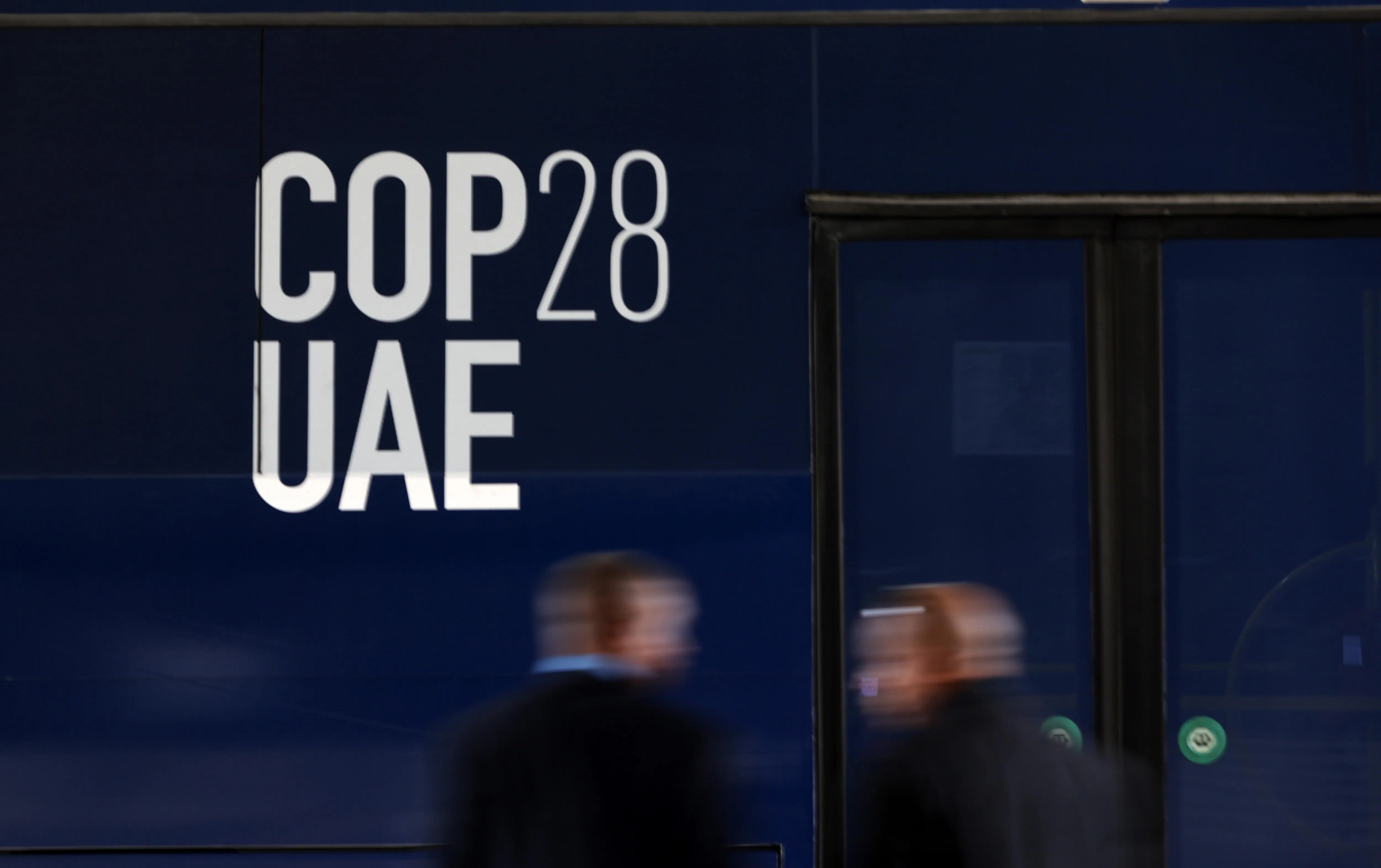 ¿Una cumbre climática? Banqueros, petroleras y gasistas, acreditados en la COP28