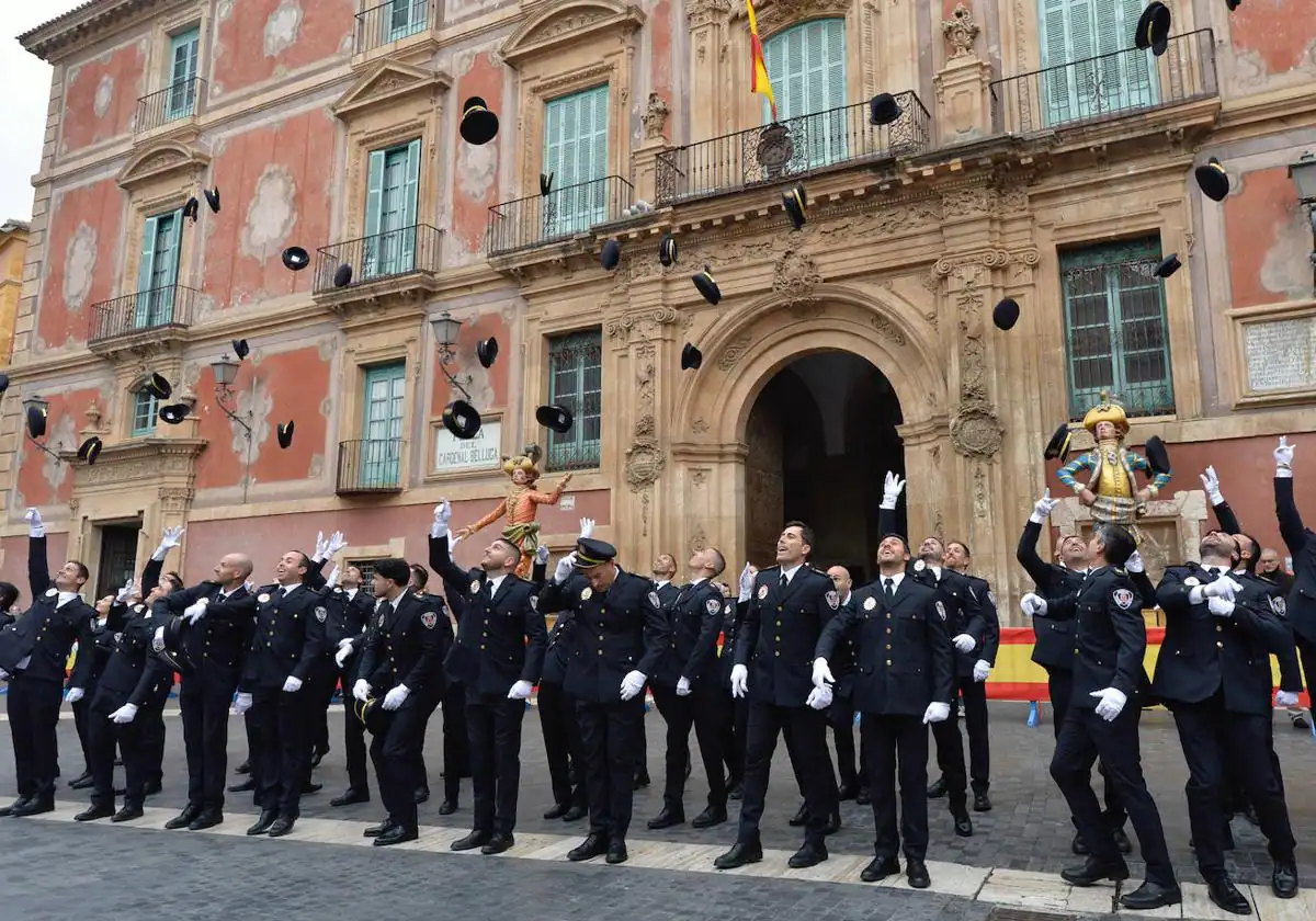 Los nuevos policías locales de Murcia se estrenan en tareas de tráfico