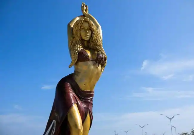 El 2023 de Shakira: Bizarrap, mudanza, juicio y estatua de seis metros