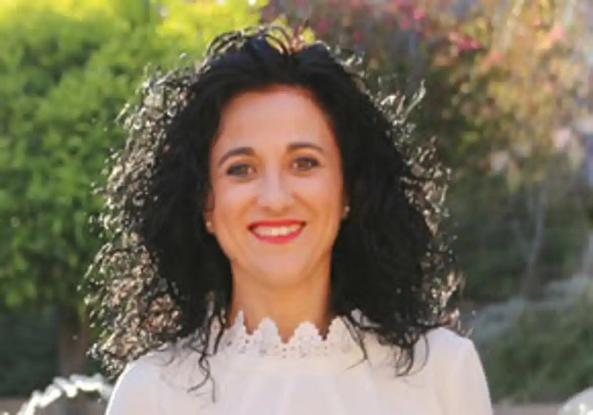 Nani Navarro toma posesión como edil del PSOE en Alhama, en sustitución de Mariola Guevara