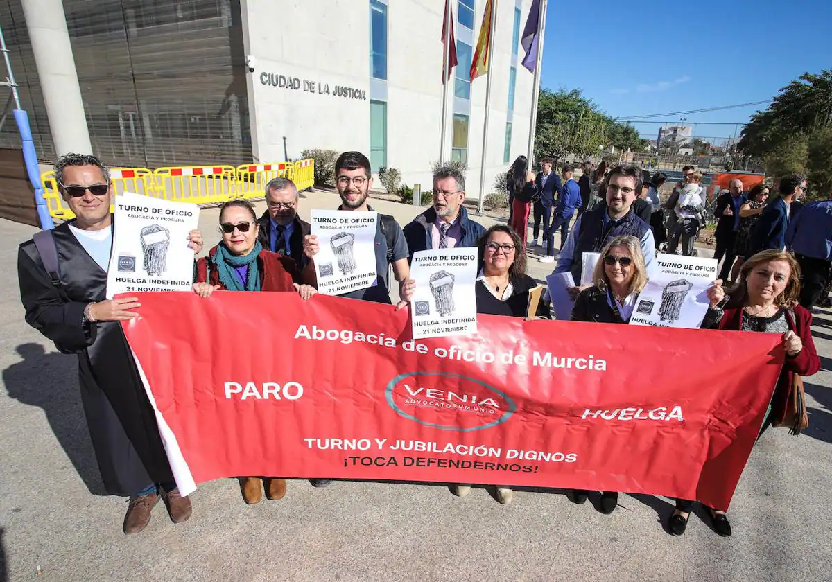 Abogados y procuradores se concentrarán este jueves en la Ciudad de la Justicia de Murcia