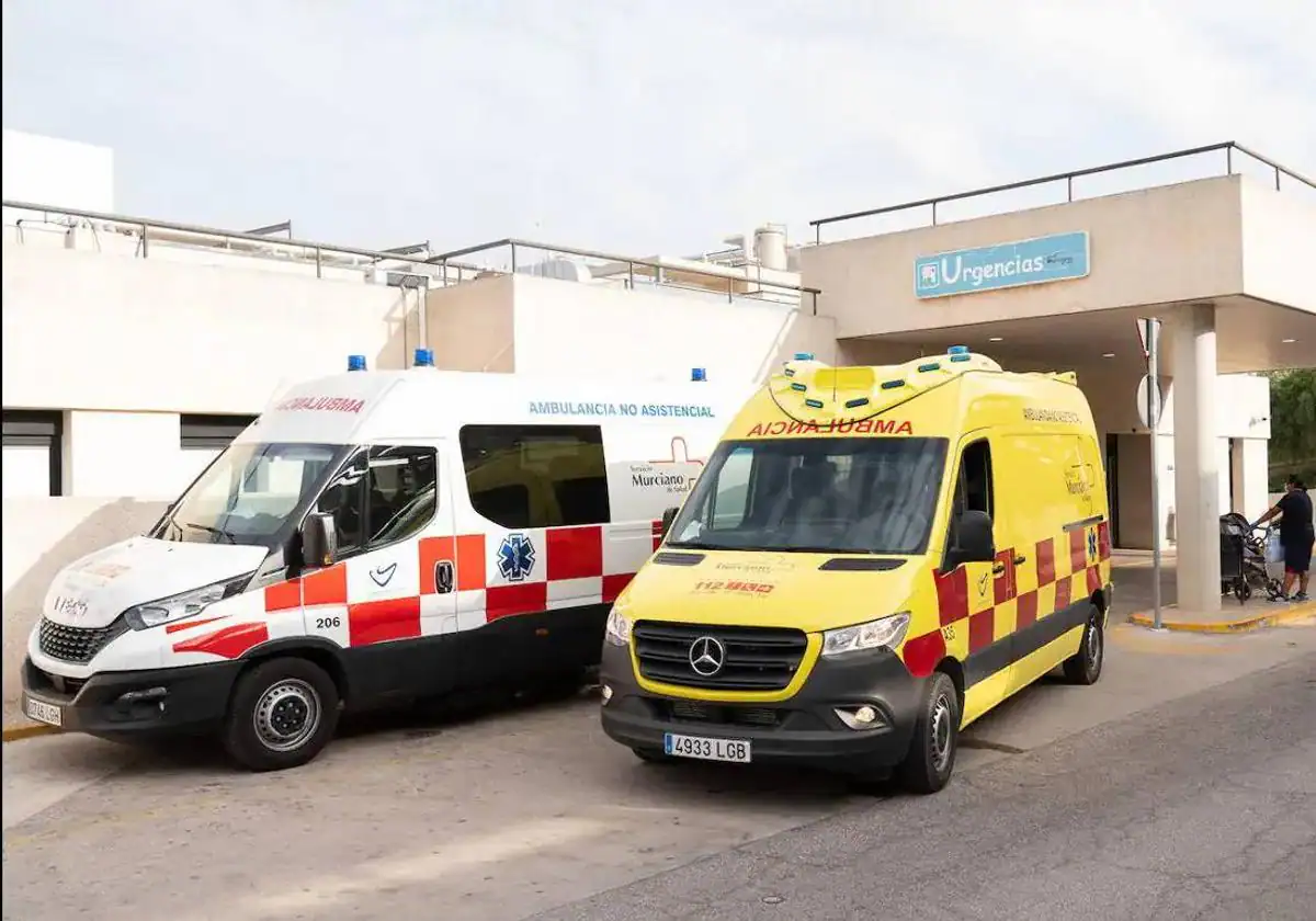 Herido grave un hombre de 43 años tras caer de forma accidental por las escaleras en Lorca