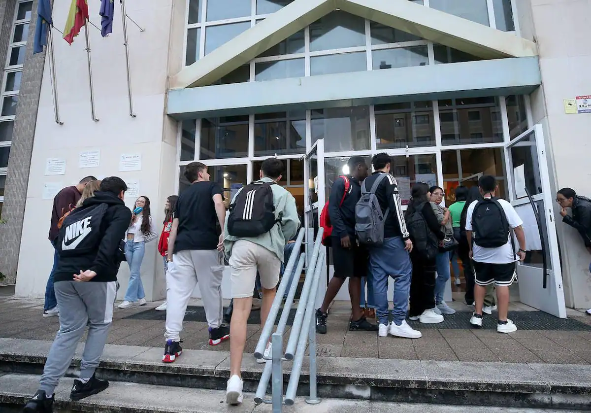 Los alumnos murcianos retroceden en Matemáticas pero mejoran en Ciencias y Lectura