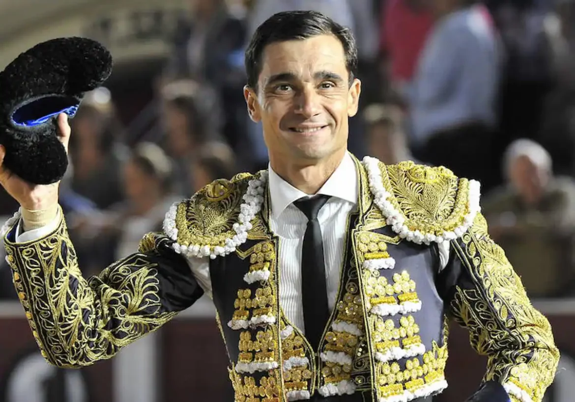 Paco Ureña inicia su temporada cortando un rabo en el festival de Recas, en Toledo