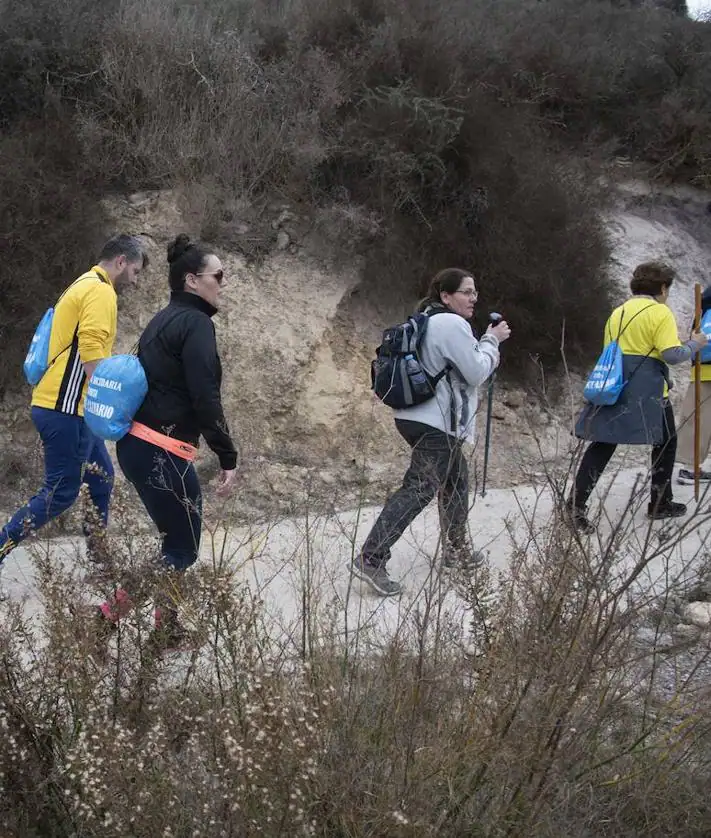 Imagen secundaria 2 - Subida al Calvario para arreglar la ermita de la Soledad