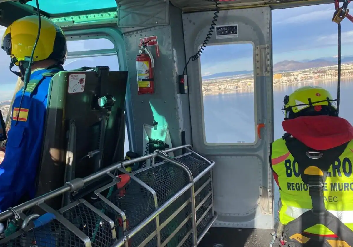 Los equipos de rescate reanudan este domingo la búsqueda del menor desaparecido en el Mar Menor