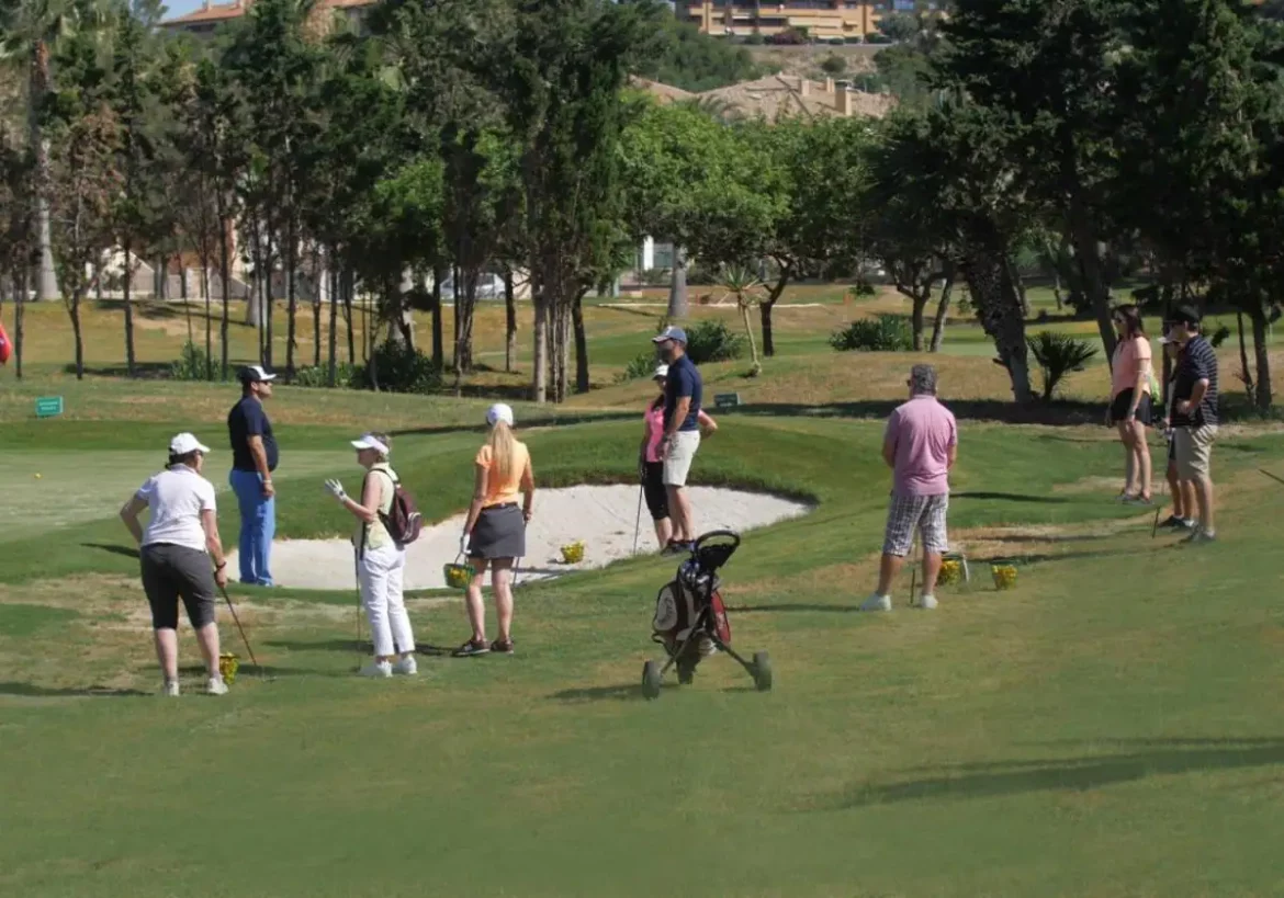 Entre los propósitos de enero: aprender a jugar al golf