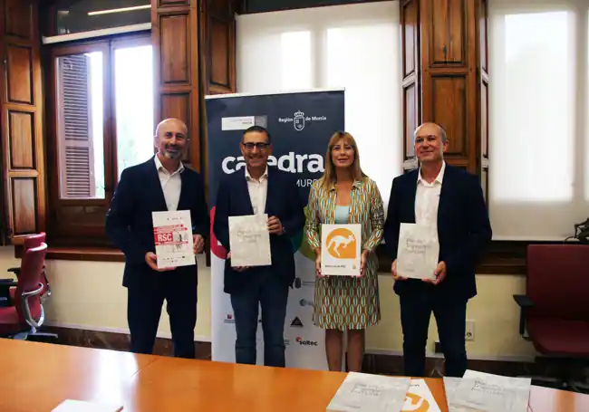 Representantes de Disfrimur y de la Cátedra de RSC de la Universidad de Murcia.