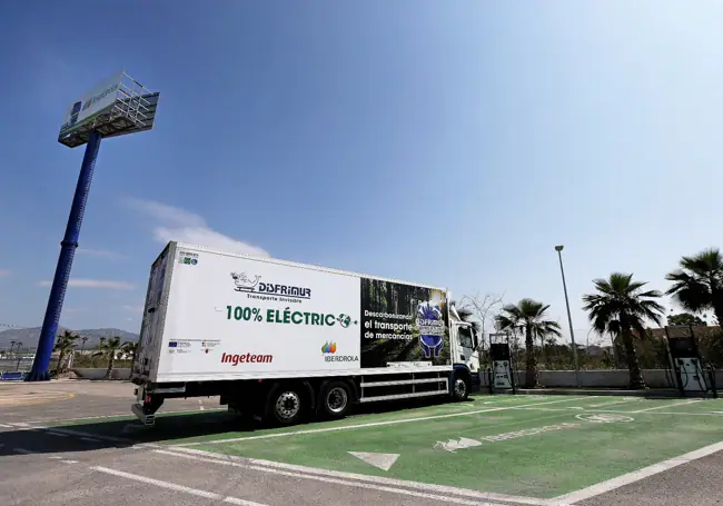 Las bases logísticas de Disfrimur cuentan con cargadores rápidos de hasta 180 kW.