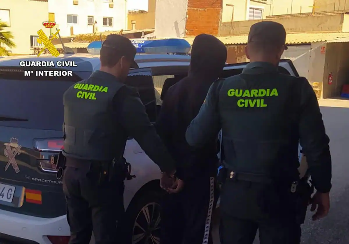 Arrestan en Archena al autor de dos robos en la plaza de abastos
