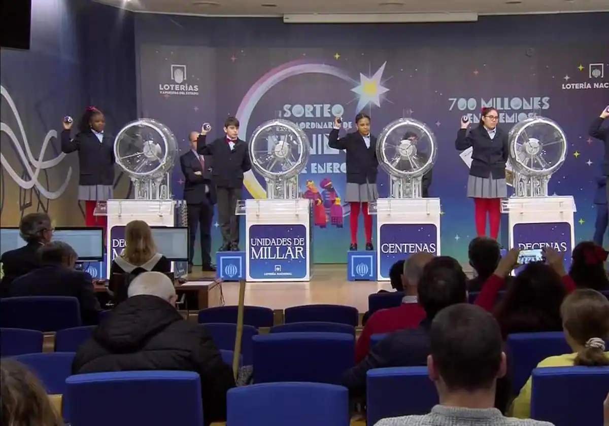 Lotería del Niño 2024, en directo | Salen los tres grandes premios
