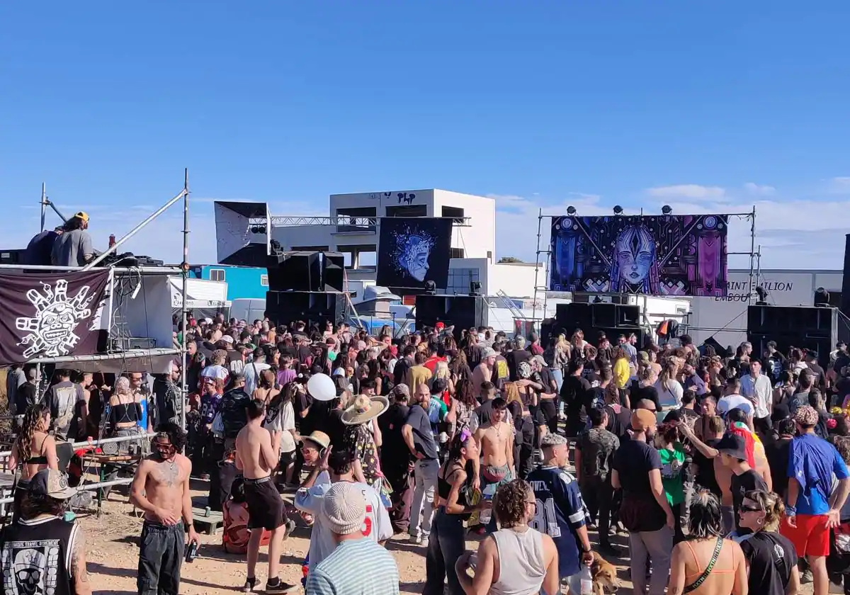 Miles de personas reciben el Año Nuevo en la «fiesta de la libertad» de la ‘rave’ de Fuente Álamo