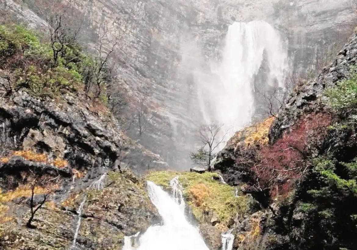 Espectacular primer reventón del año en Los Chorros del río Mundo