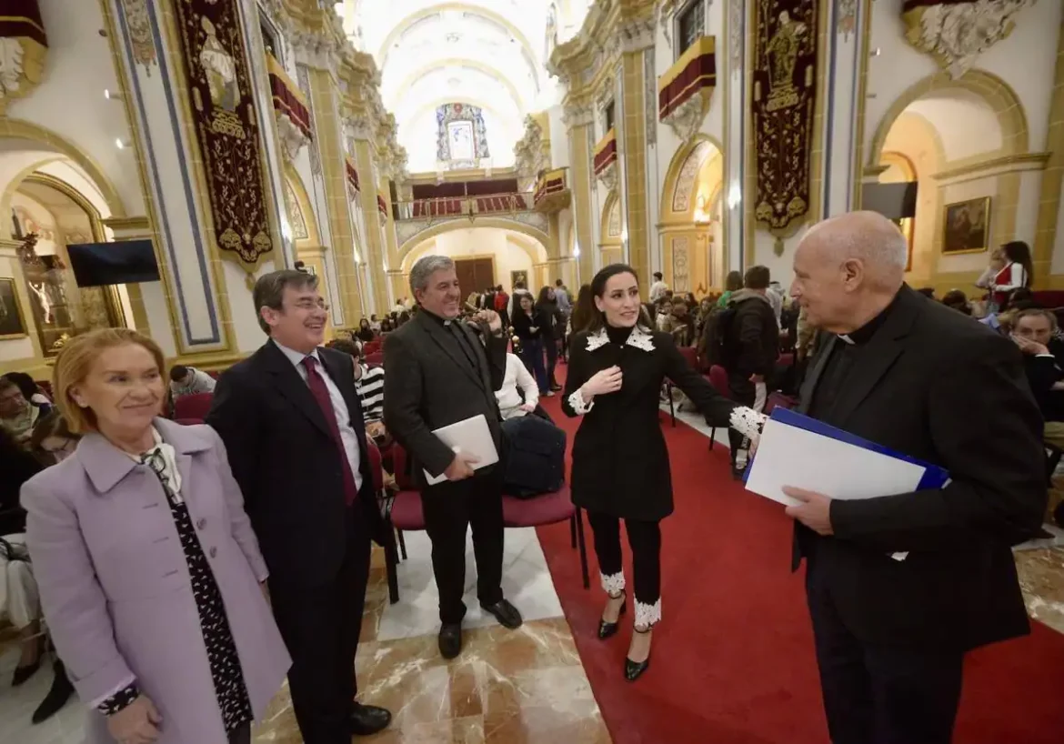 La UCAM homenajea al eminente canonista murciano Mariano López Alarcón