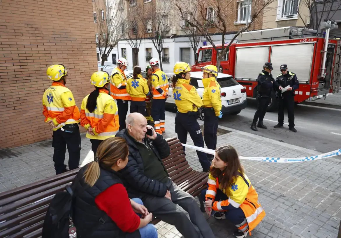 Se derrumba un edificio de cinco plantas en Badalona