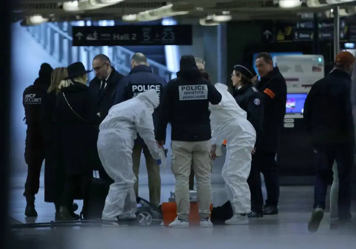 Tres heridos, uno de ellos grave, en un ataque con cuchillo en París
