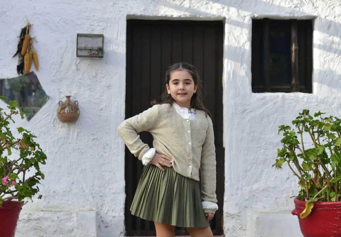 Alba López Sánchez: «Canto con mi abuela en la rondalla de mi peña huertana»