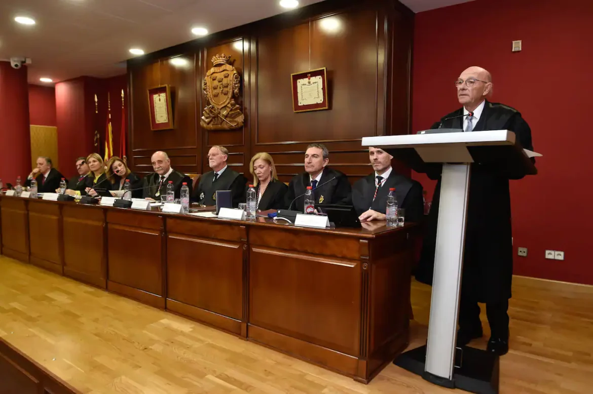 El Colegio de la Abogacía de Murcia homenajea a los letrados con medio siglo de ejercicio