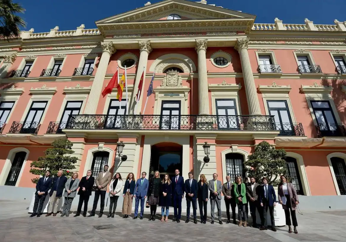Minutos de silencio por toda la Región de Murcia en el 20º aniversario del 11-M