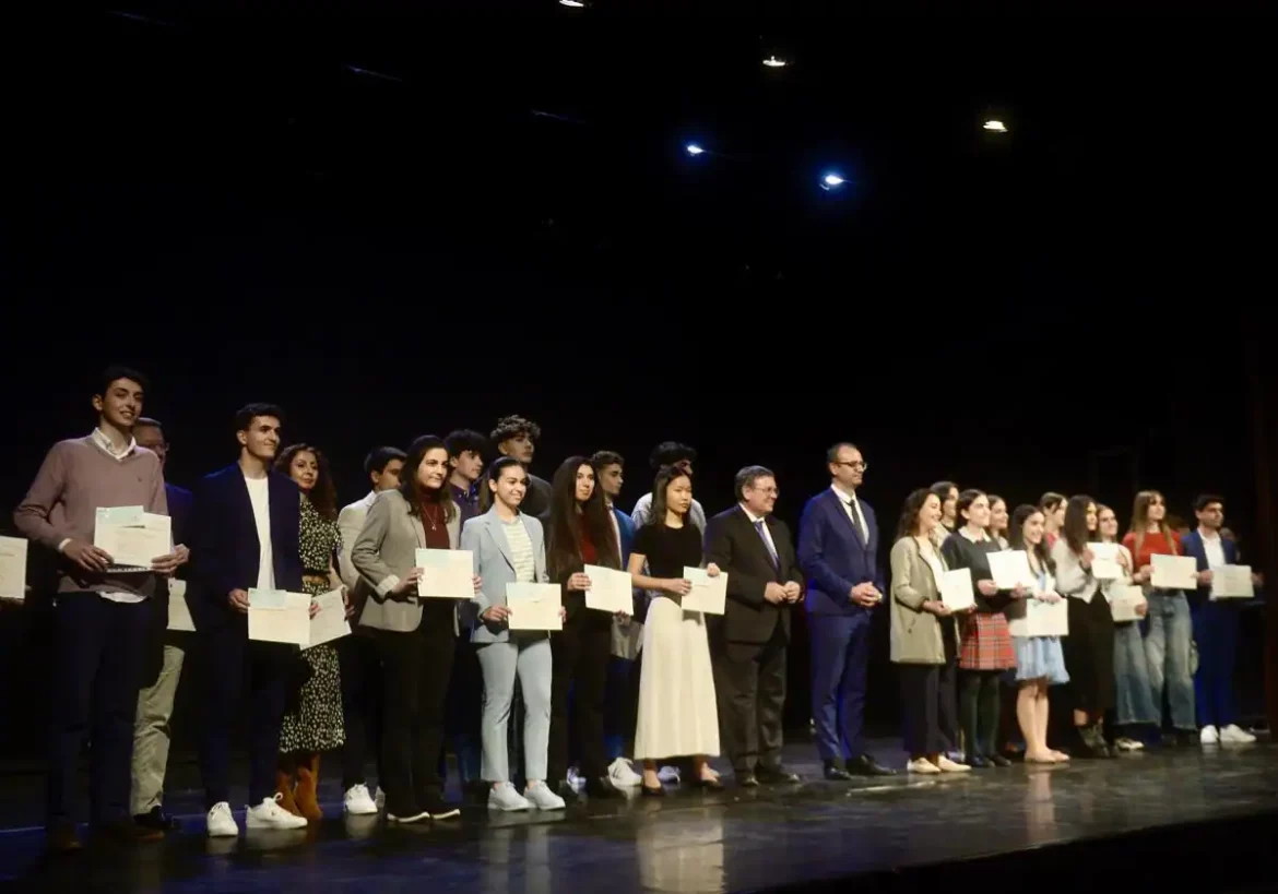 Premios extraordinarios de ESO y Bachiller a 24 alumnos