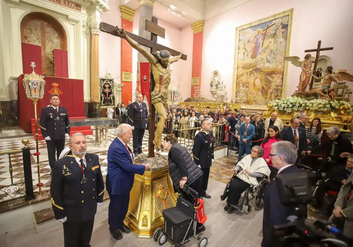El Perdón vuelve a mirar a los ojos de sus fieles en Murcia