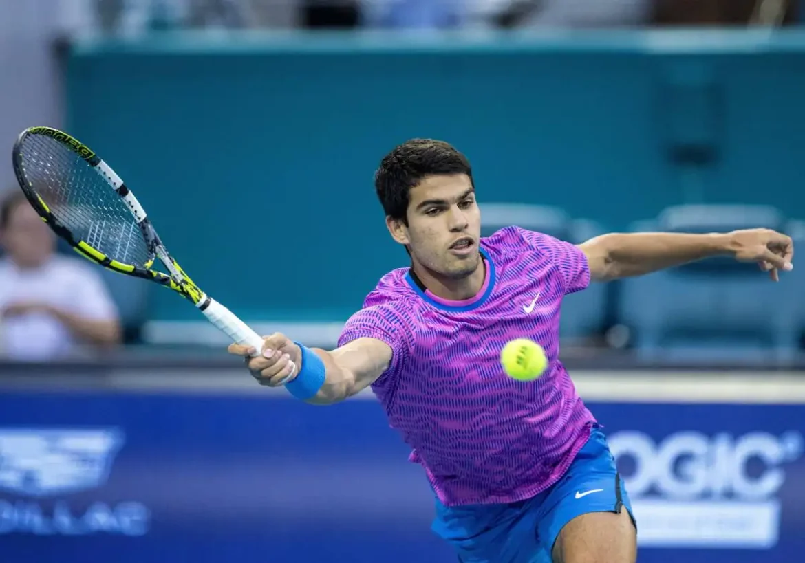 Alcaraz supera a Monfils por la vía rápida y ya está en los octavos de Miami