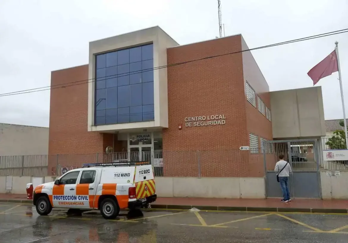 El concejal, sobre el conflicto con la Policía Local de Las Torres: «No aceptamos chantajes»