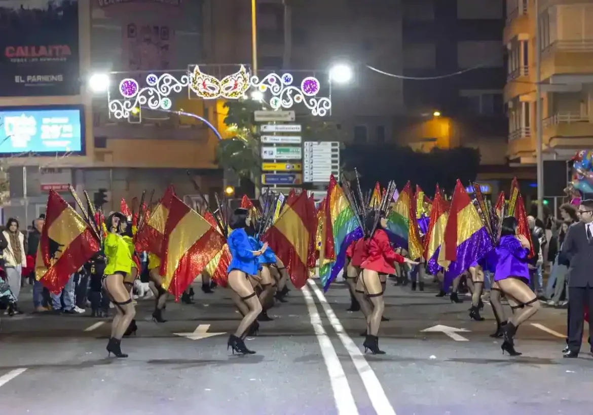 Archivan la denuncia de Abogados Cristianos por el desfile de menores en ropa interior en el Carnaval de Torrevieja