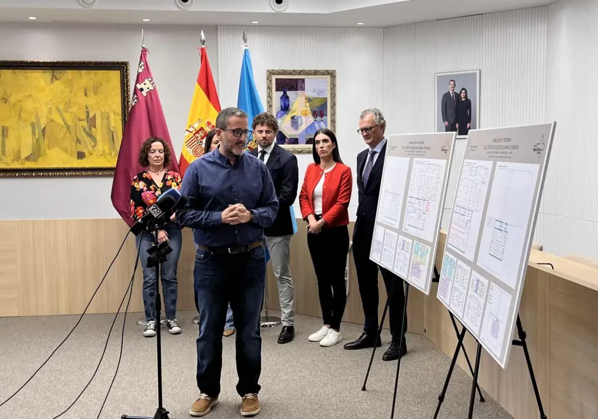 Presentan en Alhama el anteproyecto de ampliación del centro de salud