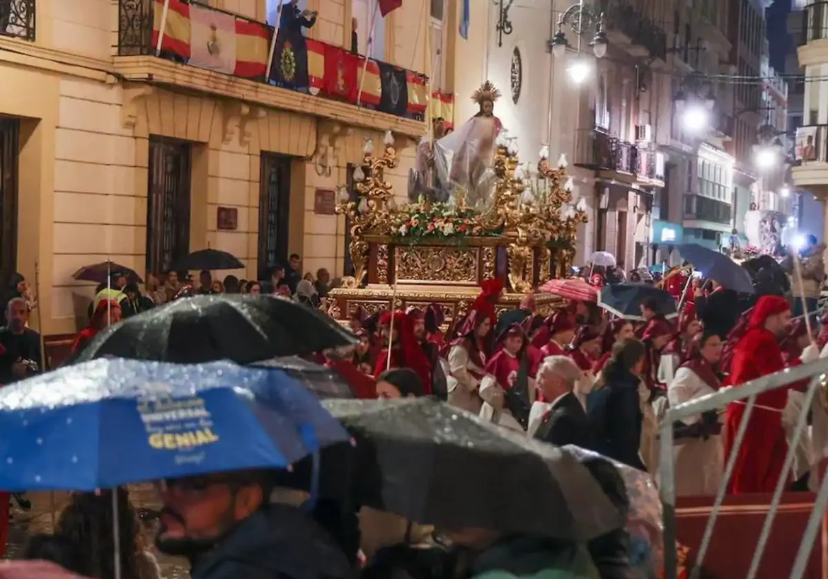 La lluvia obliga a suspender la procesión de La Burrica en Cartagena
