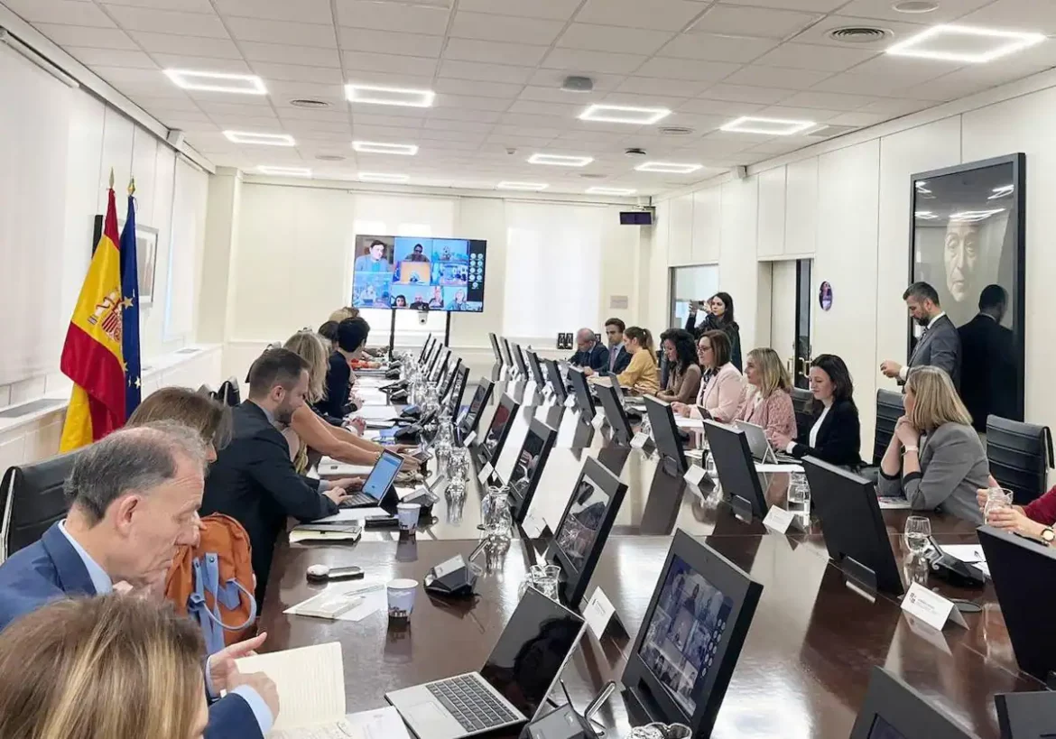 La Comunidad pide al Ministerio información y financiación para afrontar la llegada de inmigrantes a la Región de Murcia