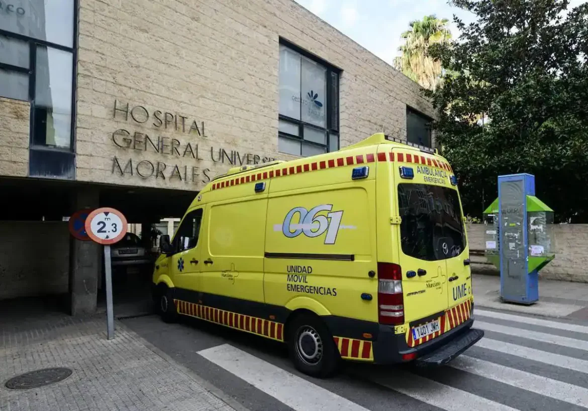 Un menor de 15 años choca con un patinete contra un vehículo en Molina