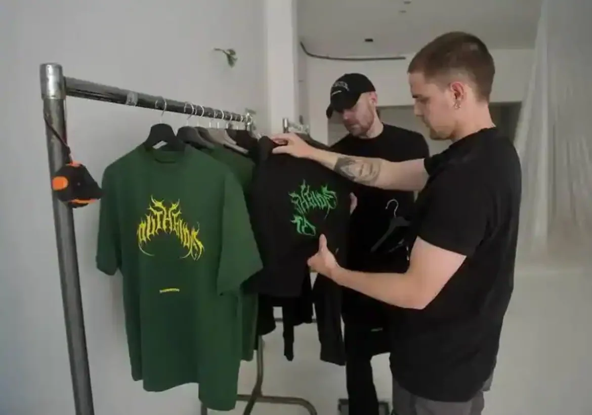 Warburton, la marca que viste a Rauw Alejandro y Billie Eilish, venderá su nueva colección en Murcia solo un día