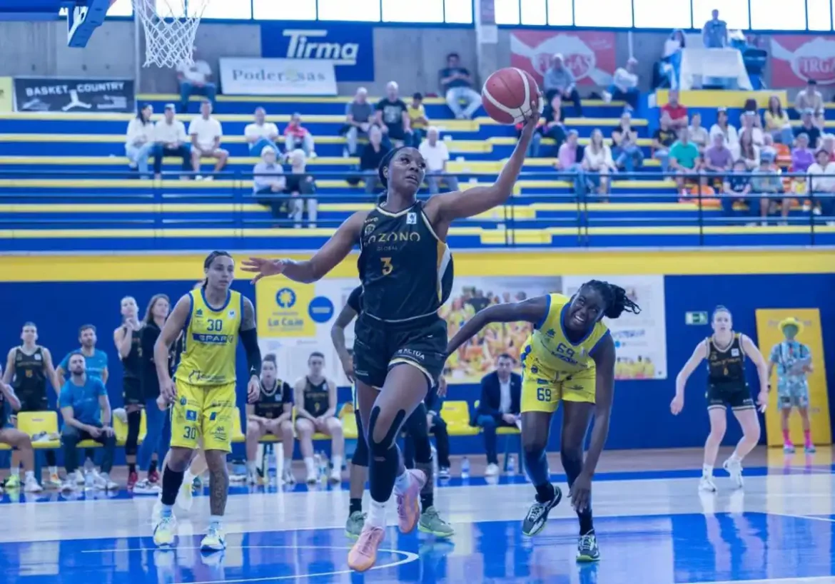 El recital de Astou Ndour arruina el viaje del Jairis a Canarias