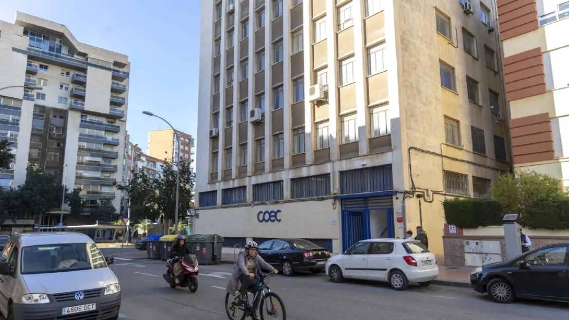 Trabajo inspecciona otra vez el edificio de la COEC para comprobar su estado