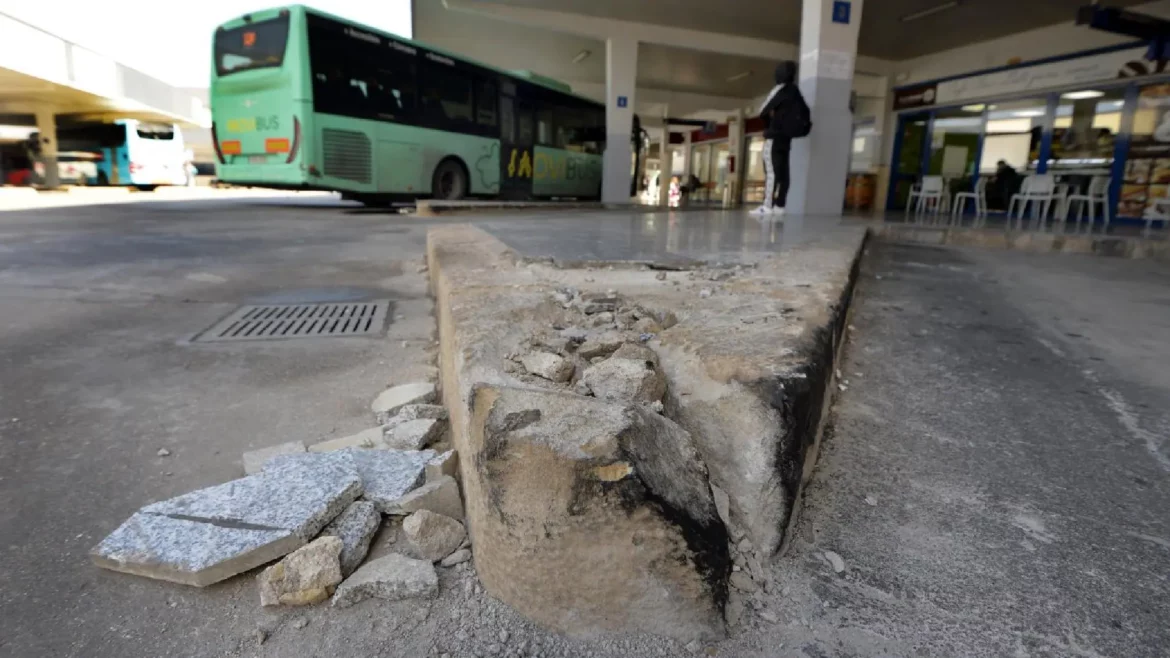 El Consistorio de Murcia licita el arreglo de goteras y el asfalto de la estación de autobuses