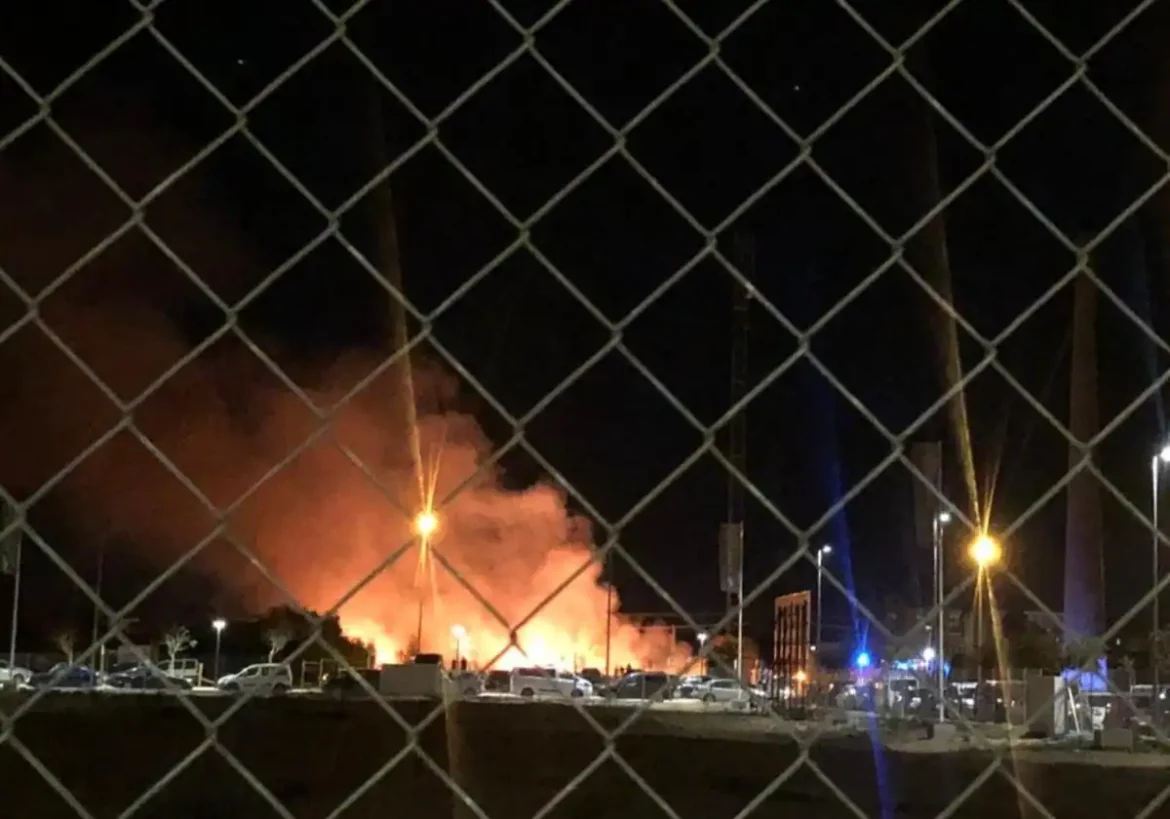 Incendio en el parking disuasorio de La Molinera de Barriomar, en Murcia