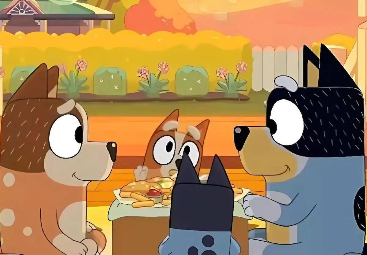 Imagen principal - Tres momentos del capítulo 'El cartel' de 'Bluey'.