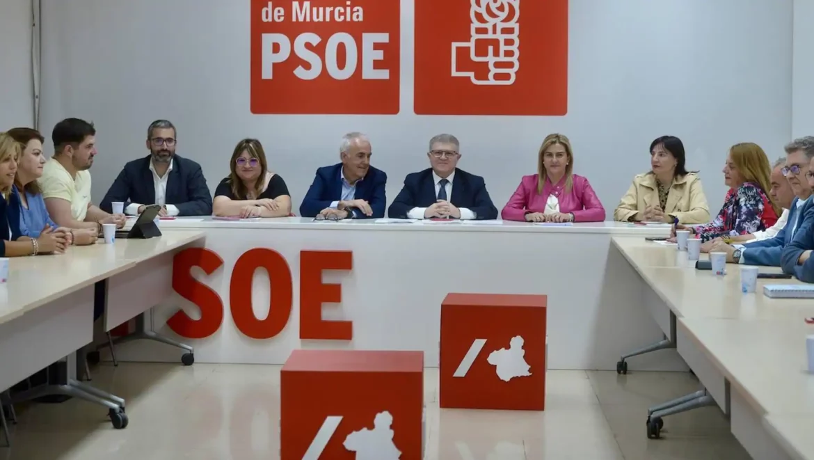 Medio millar de militantes del PSRM viajarán a Madrid a apoyar a Pedro Sánchez