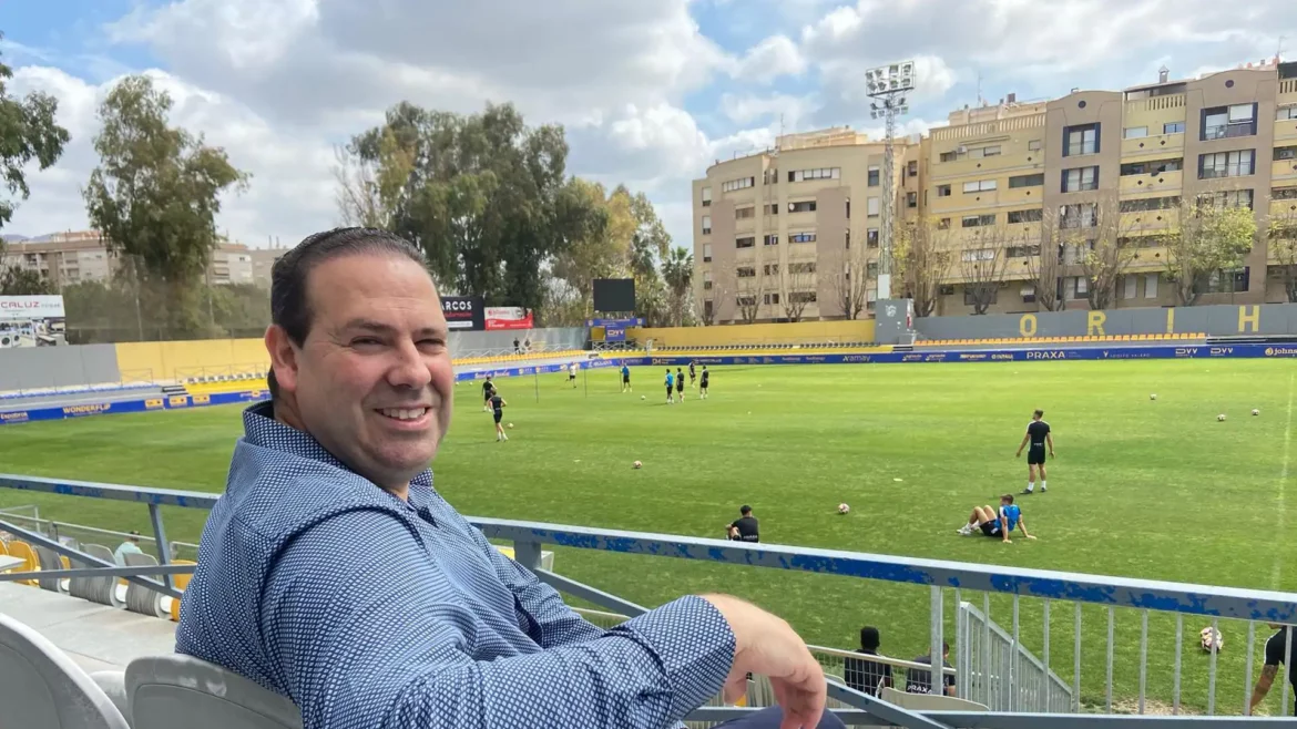 Eloy Moreno: «Para que el Orihuela CF sea sociedad anónima deportiva sólo falta la respuesta del Consejo Superior de Deportes»