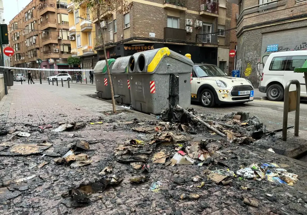 Arde un contenedor en Murcia por segundo día consecutivo