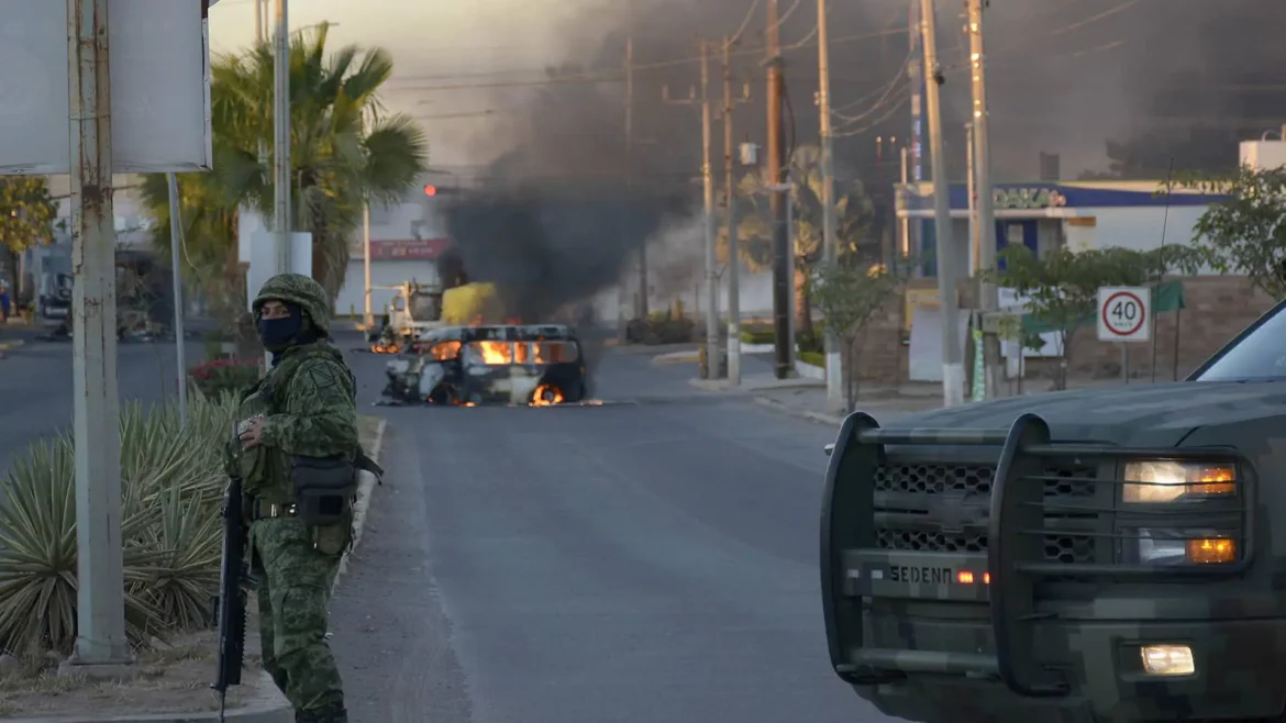 La población de Sonora huye de los secuestros, tiroteos y cuerpos descuartizados en la guerra del narco mexicano