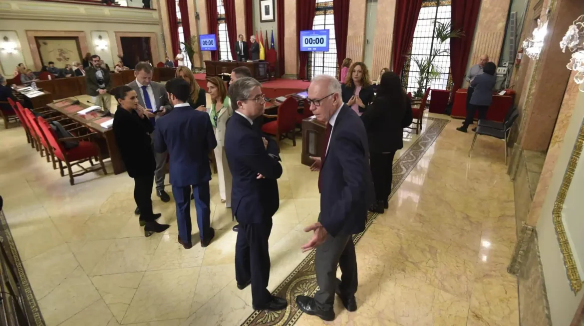 El Ayuntamiento de Murcia aprueba unos presupuestos con un agujero de casi 94 millones de euros