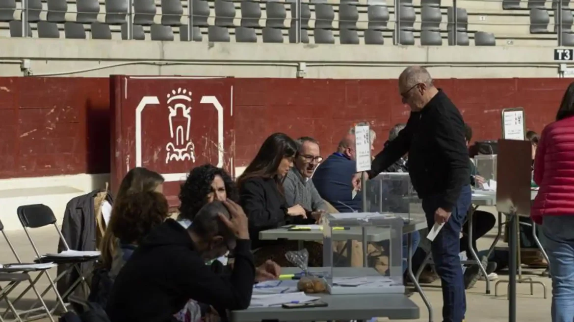 La participación a las 13:00 horas alcanza el 28%, el doble que en 2020, año de pandemia